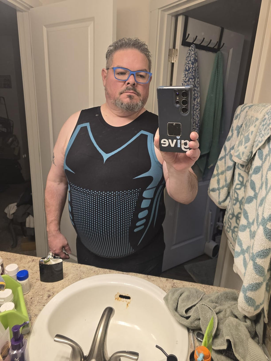 Verified customer wearing the Floame Compression Tank